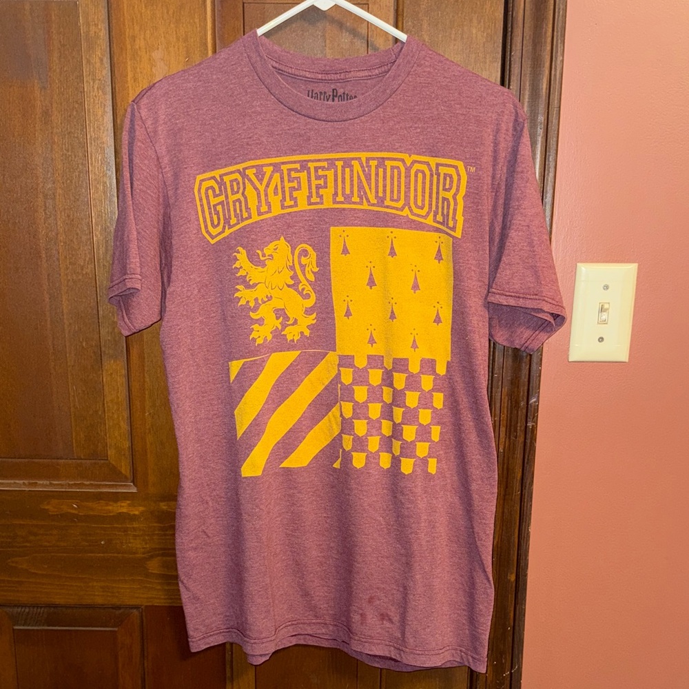 Warner Bros. Gryffindor Maroon & Gold Graphic Tee